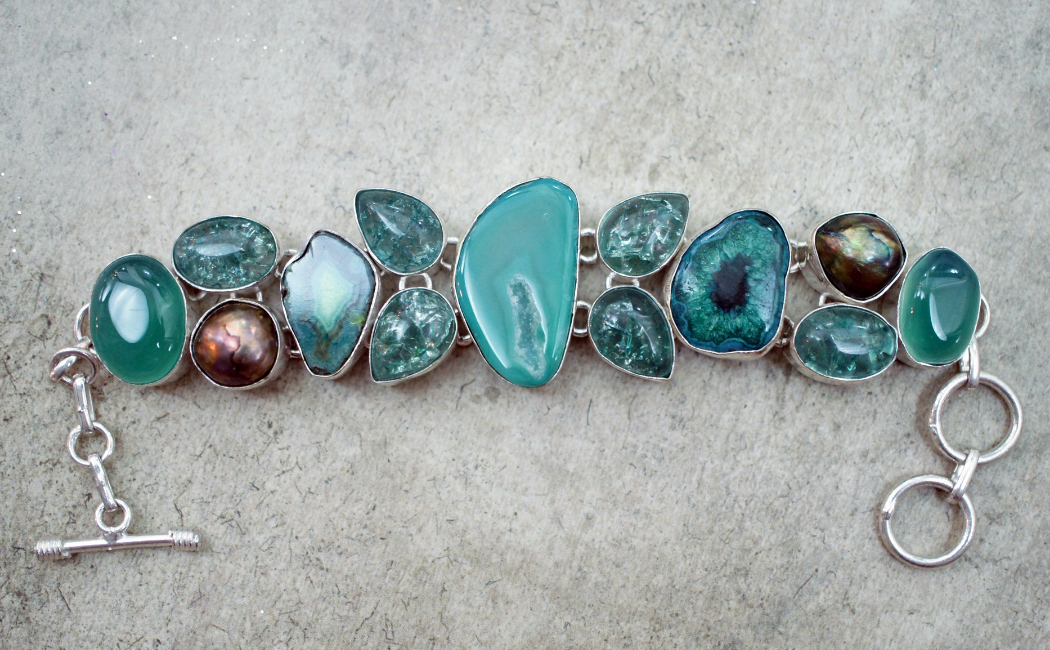 Guide To Shopping For Sterling Silver Gemstone Necklaces Online